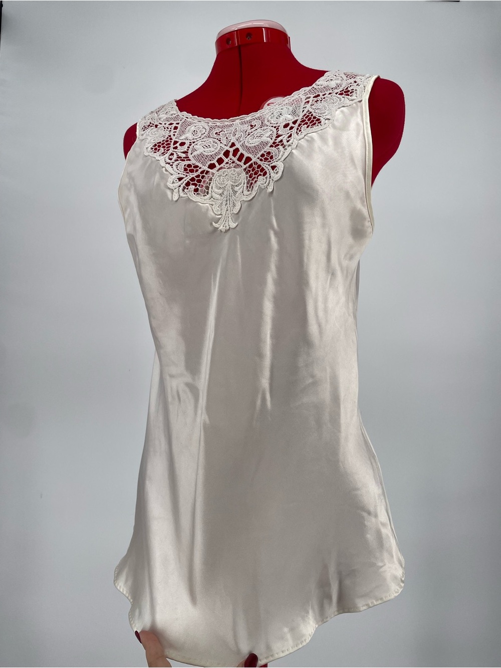 80s VTG Off White Satin Cinema Etoile Lingerie Tank Top W Lace Neckline